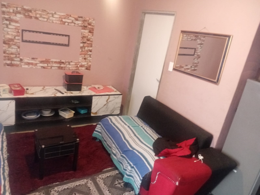 2 Bedroom Property for Sale in Kwanonqaba Western Cape